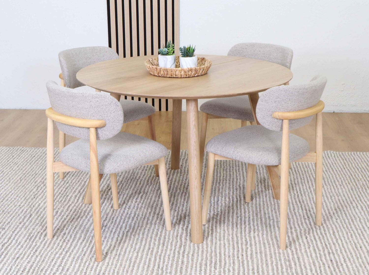 PALMA PYÖREÄ TAMMI LANKKUPÖYTÄ + 4 KPL HARBO TUOLEJA